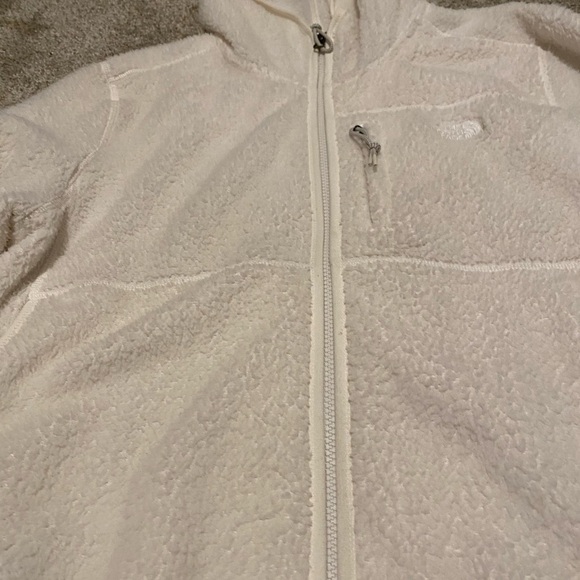 The North Face fleece jacket. Women’s size large. - Picture 6 of 8